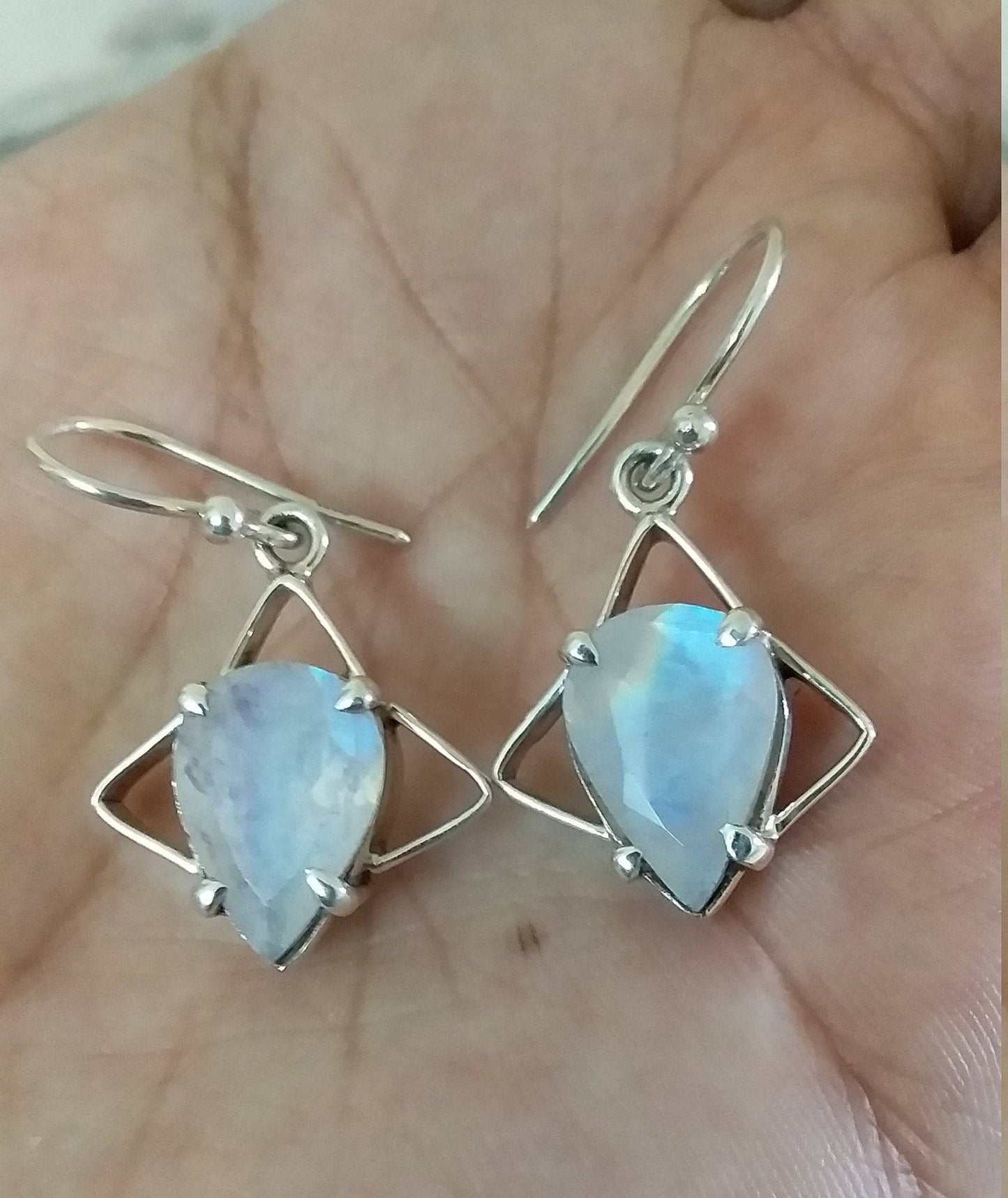 Rainbow moonstone Silver Earrings, handmade Earring, 925 sterling Silver Earrings, Dangle and Drop Earring, Earring, white with blue fire