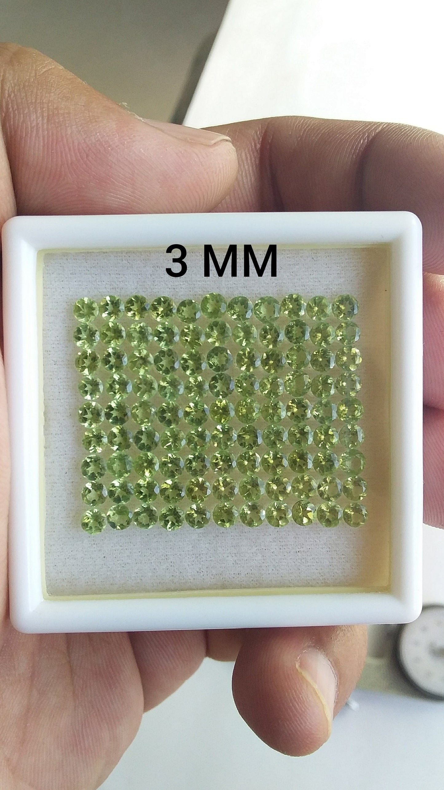 Natural Peridot round cut 3MM, 4MM, 5MM Top Quality Faceted Cut Loose Gemstone AAA Quality Calibrated Green Color Perfect for Jewelry Making