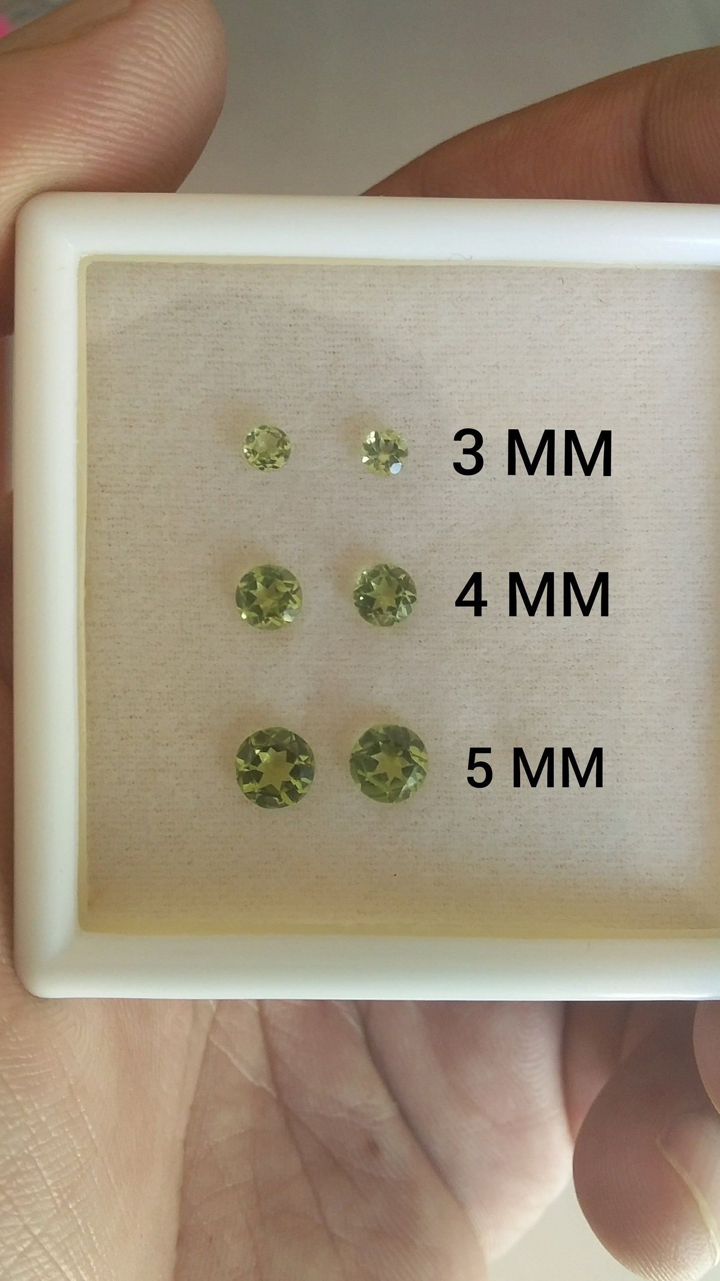 Natural Peridot round cut 3MM, 4MM, 5MM Top Quality Faceted Cut Loose Gemstone AAA Quality Calibrated Green Color Perfect for Jewelry Making