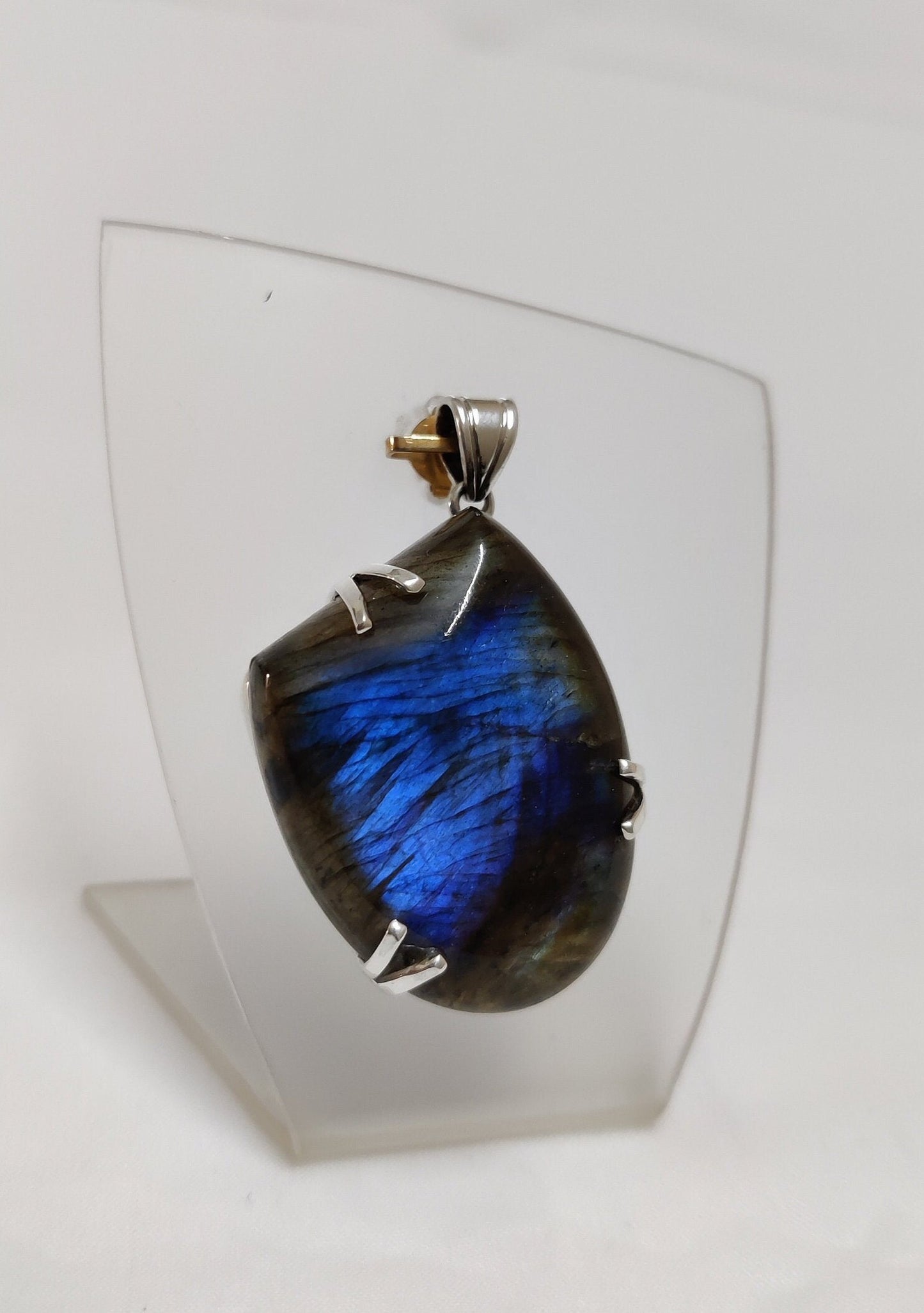 Blue Flashy Labradorite Pendant, Cabochon Gemstone Pendant, 925 Sterling Silver Jewelry, Free Stone Pendant, Healing Natural Stone Pendant