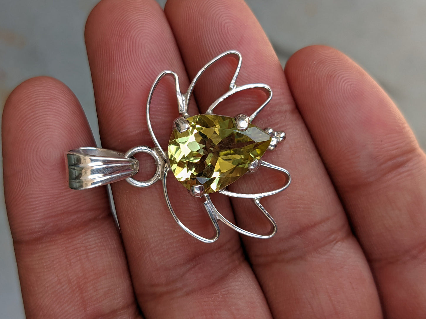 Lemon Quartz Pendant, 925 Sterling Silver Pendant, Faceted Yellow Gemstone, Flower Shape, Natural Stone, Handmade, Engagement, Gift for Her