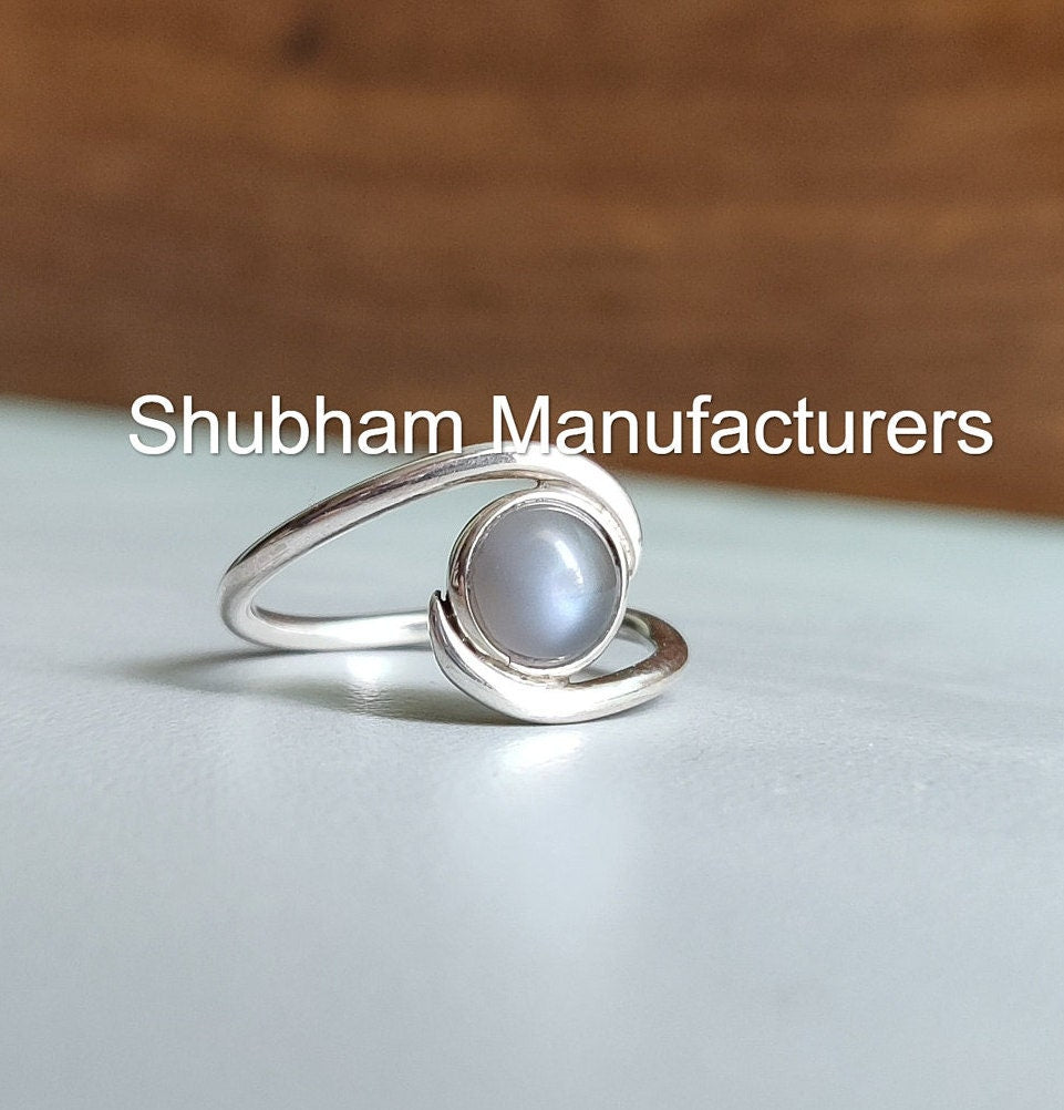 Gray Moonstone Ring, 925 Sterling Silver Ring, Handmade Designer Ring for Her, Natural Gemstone, Simple Everyday Bezel Ring, Bypass Shank