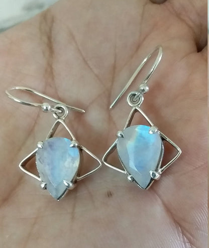 Rainbow moonstone Silver Earrings, handmade Earring, 925 sterling Silver Earrings, Dangle and Drop Earring, Earring, white with blue fire