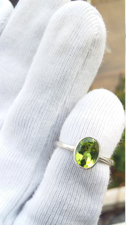 Peridot ring women, Natural Peridot Ring, peridot ring silver, Oval Faceted Stone handmade ring, November Birthstone Ring, ring size 5 1/2