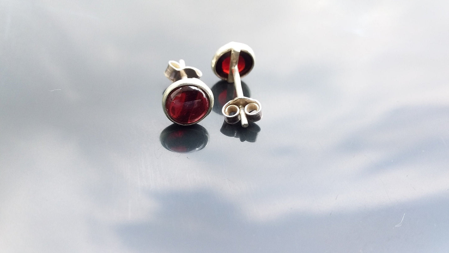 Garnet earrings stud, Natural garnet 925 Sterling Silver, Little Capricorn Earrings, Red earrings studs, January birthstone earrings gifts