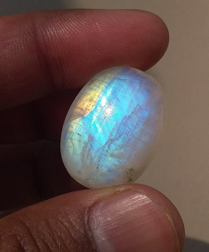 Natural Rainbow Moonstone, Oval Shape Blue Fire Cabochon, 25x18.5x7 MM 28 Carat Stone, Semi Precious Loose Gemstone