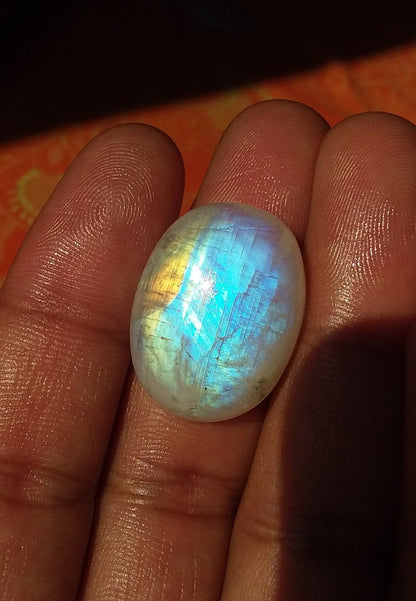 Natural Rainbow Moonstone, Oval Shape Blue Fire Cabochon, 25x18.5x7 MM 28 Carat Stone, Semi Precious Loose Gemstone