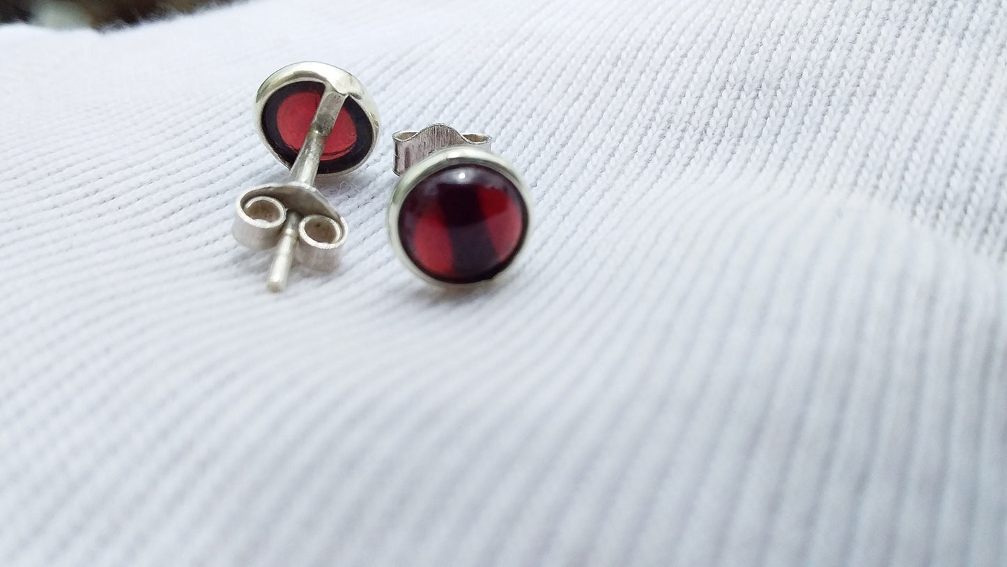 Garnet earrings stud, Natural garnet 925 Sterling Silver, Little Capricorn Earrings, Red earrings studs, January birthstone earrings gifts