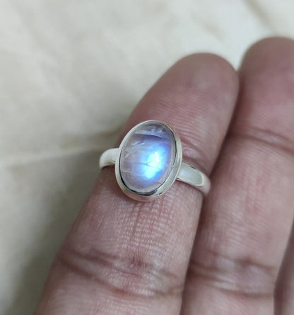 Rainbow Moonstone Ring, 925 Sterling Silver Ring, Cabochon Gemstone, Gift for Anniversary, For Women, Natural Stone, Blue Flash Moonstone