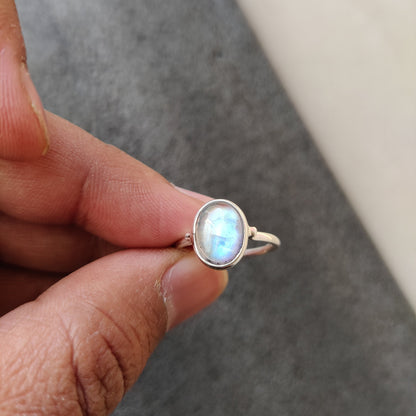 Rainbow Moonstone Ring, Oval Cabochon Gemstone Ring, Stackable Ring, Natural Stone Ring, 925 Sterling Silver, Blue Fire Moonstone