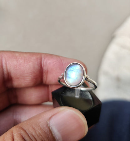 Rainbow Moonstone Ring, Oval Cabochon Gemstone Ring, Stackable Ring, Natural Stone Ring, 925 Sterling Silver, Blue Fire Moonstone