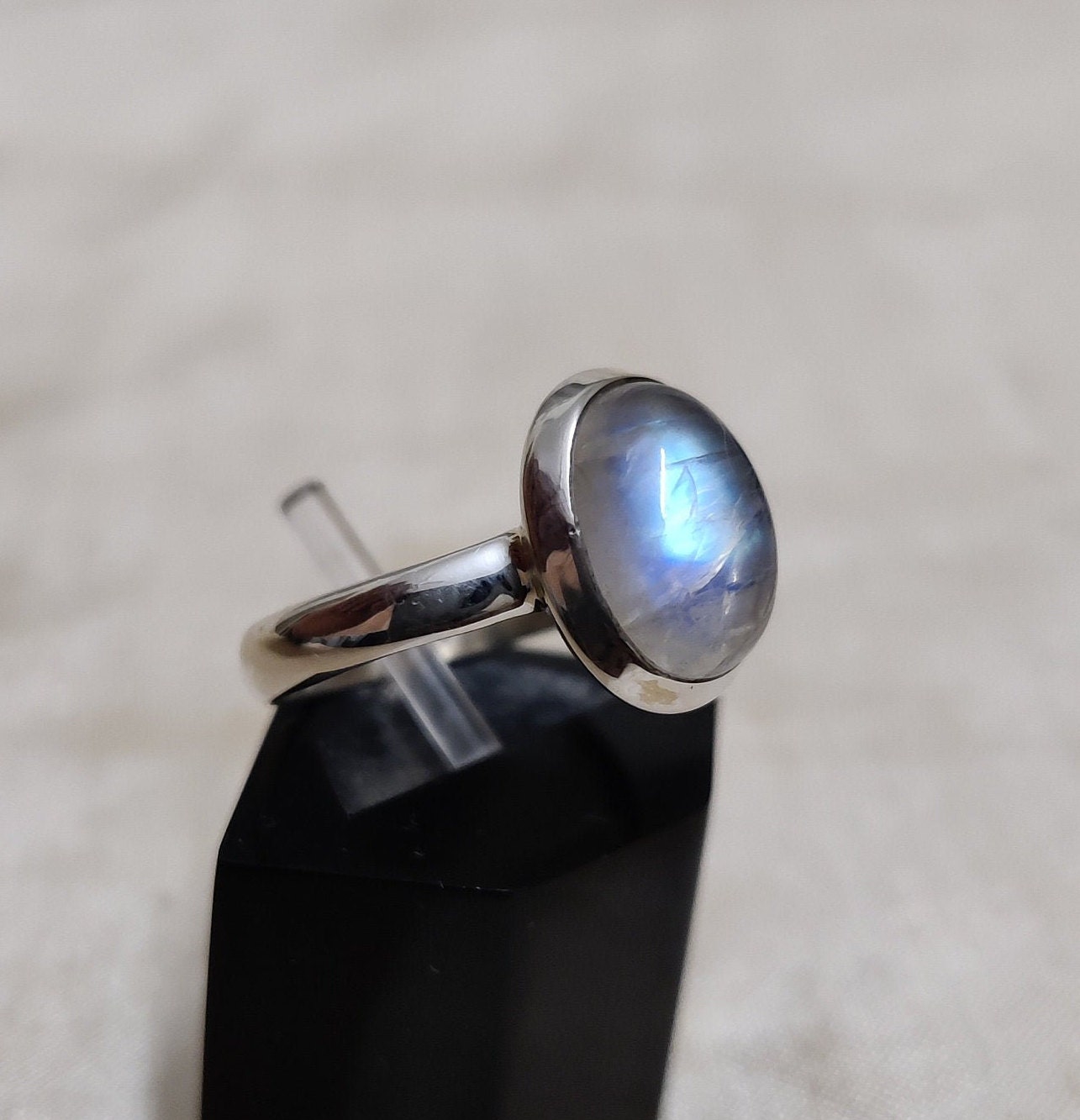 Rainbow Moonstone Ring, 925 Sterling Silver Ring, Cabochon Gemstone, Gift for Anniversary, For Women, Natural Stone, Blue Flash Moonstone