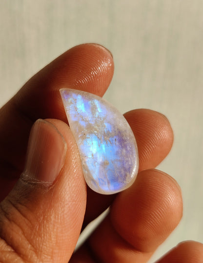Rainbow Moonstone Cabochon, Natural Gemstone, Stone for Jewelry Making, Blue Flash Cabochon Moonstone, Free Shape Stone, 23.00 Cts