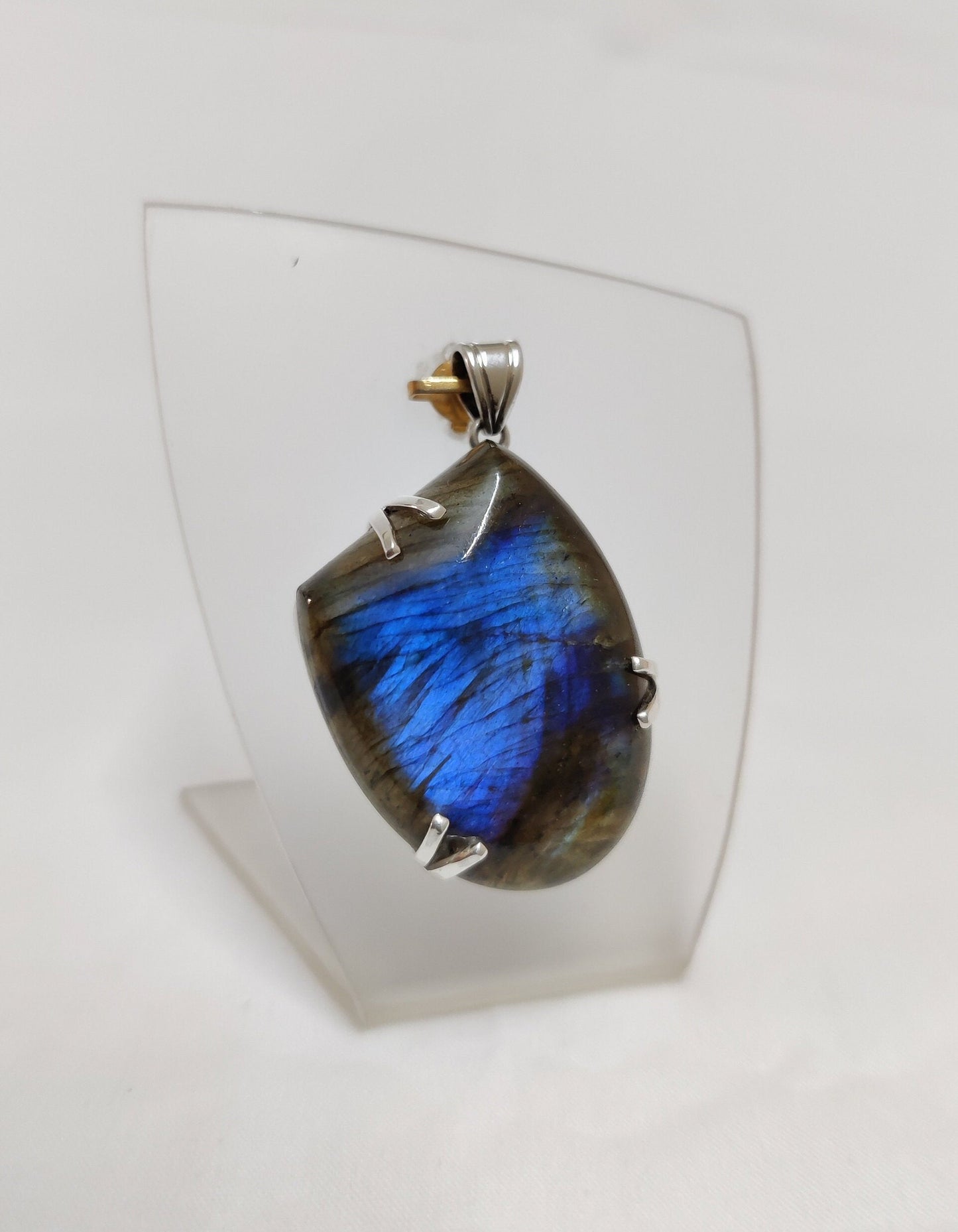 Blue Flashy Labradorite Pendant, Cabochon Gemstone Pendant, 925 Sterling Silver Jewelry, Free Stone Pendant, Healing Natural Stone Pendant
