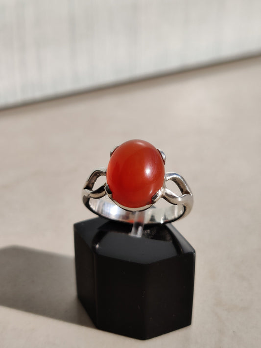 Carnelian stone ring, Handmade silver ring, 925 sterling silver ring, Everyday ring, Oval stone ring, Cabochon orange gemstone Women ring