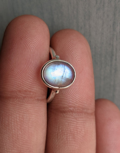 Rainbow Moonstone Ring, Oval Cabochon Gemstone Ring, Stackable Ring, Natural Stone Ring, 925 Sterling Silver, Blue Fire Moonstone