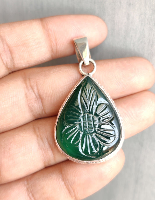 Green Onyx Carving Pendant, 925 Sterling Silver Pendant, Onyx Jewelry, Green Gemstone Pendant, Birthstone Pendant, Leo zodiac pendant