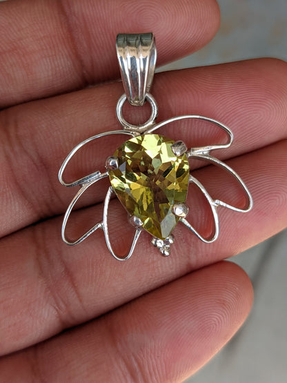 Lemon Quartz Pendant, 925 Sterling Silver Pendant, Faceted Yellow Gemstone, Flower Shape, Natural Stone, Handmade, Engagement, Gift for Her