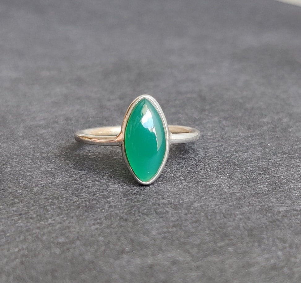Natural Green Onyx Ring, 925 Sterling Silver Ring, Dainty Stone Ring, Green Gemstone Ring, December Birthstone Ring, Marquise Ring for Her