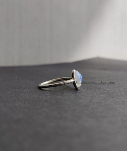 Rainbow Moonstone Ring, 925 Sterling Silver Ring, June Birthstone Jewelry, Blue Flash Moonstone Ring, Natural Stone Ring, Gift for Women