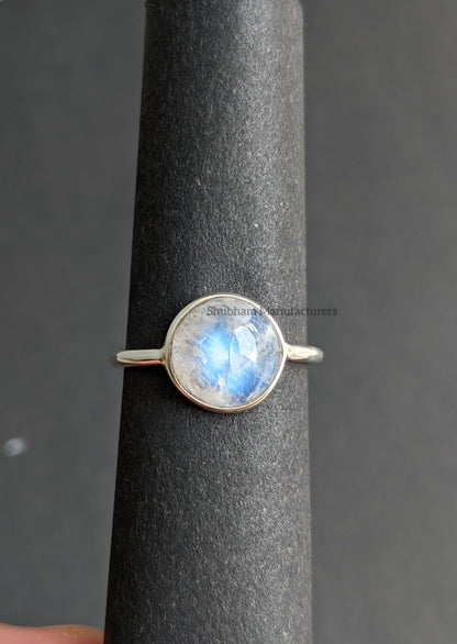 Rainbow Moonstone Ring, 925 Sterling Silver Ring, Natural Gemstone Ring, Blue Flash Moonstone Ring, Natural Stone Ring, Ring for Women