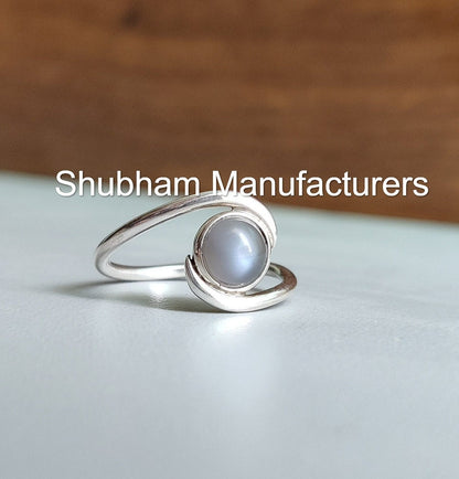 Gray Moonstone Ring, 925 Sterling Silver Ring, Handmade Designer Ring for Her, Natural Gemstone, Simple Everyday Bezel Ring, Bypass Shank