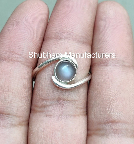 Gray Moonstone Ring, 925 Sterling Silver Ring, Handmade Designer Ring for Her, Natural Gemstone, Simple Everyday Bezel Ring, Bypass Shank