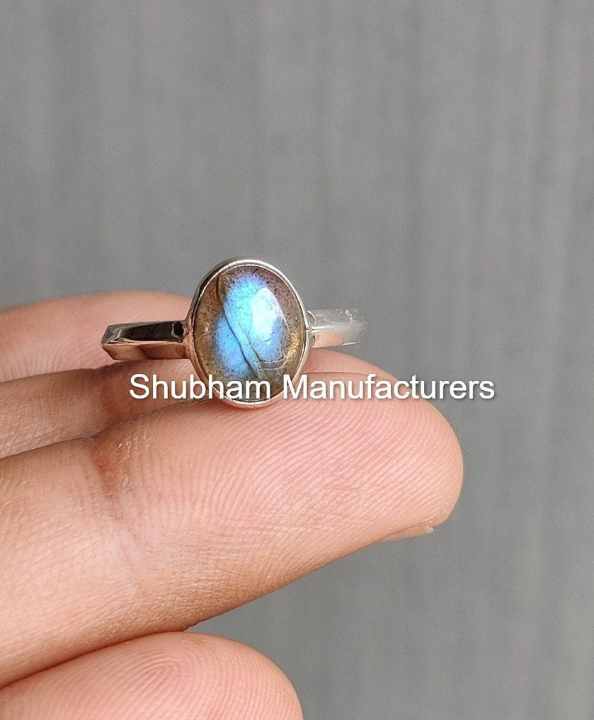 Labradorite Ring, 925 Sterling Silver Ring, Flashy Gemstone Ring, Simple Everyday Ring, Blue Fire Labradorite Jewelry, Dainty Ring for Her