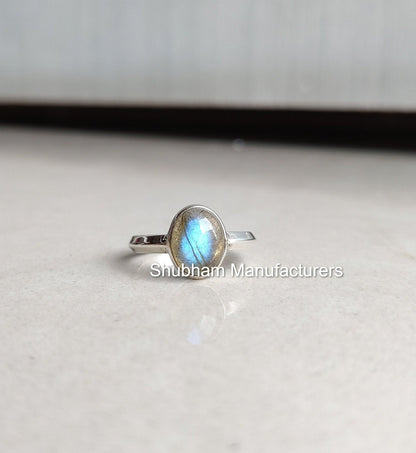 Labradorite Ring, 925 Sterling Silver Ring, Flashy Gemstone Ring, Simple Everyday Ring, Blue Fire Labradorite Jewelry, Dainty Ring for Her